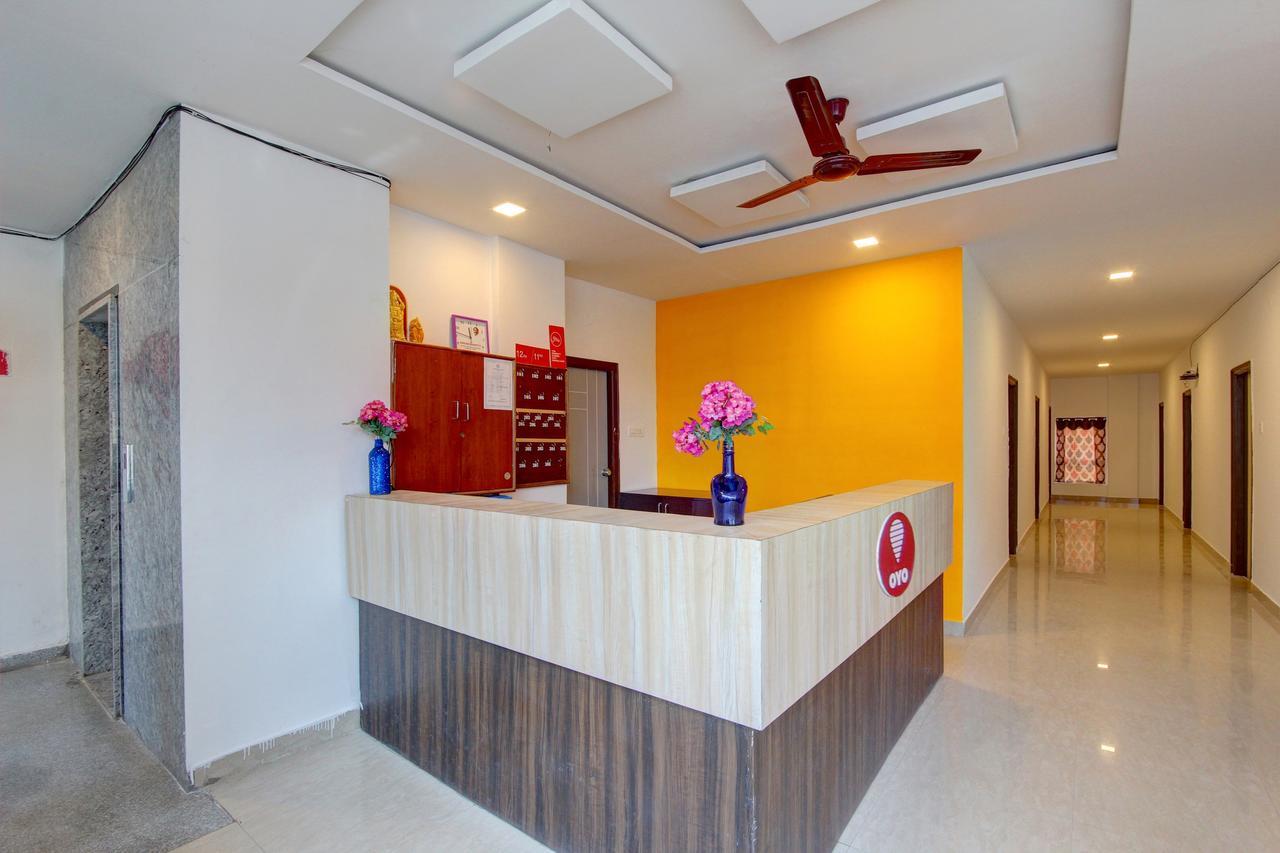Oyo 11670 Hotel Vishnu Priya Residency Hyderabad Luaran gambar
