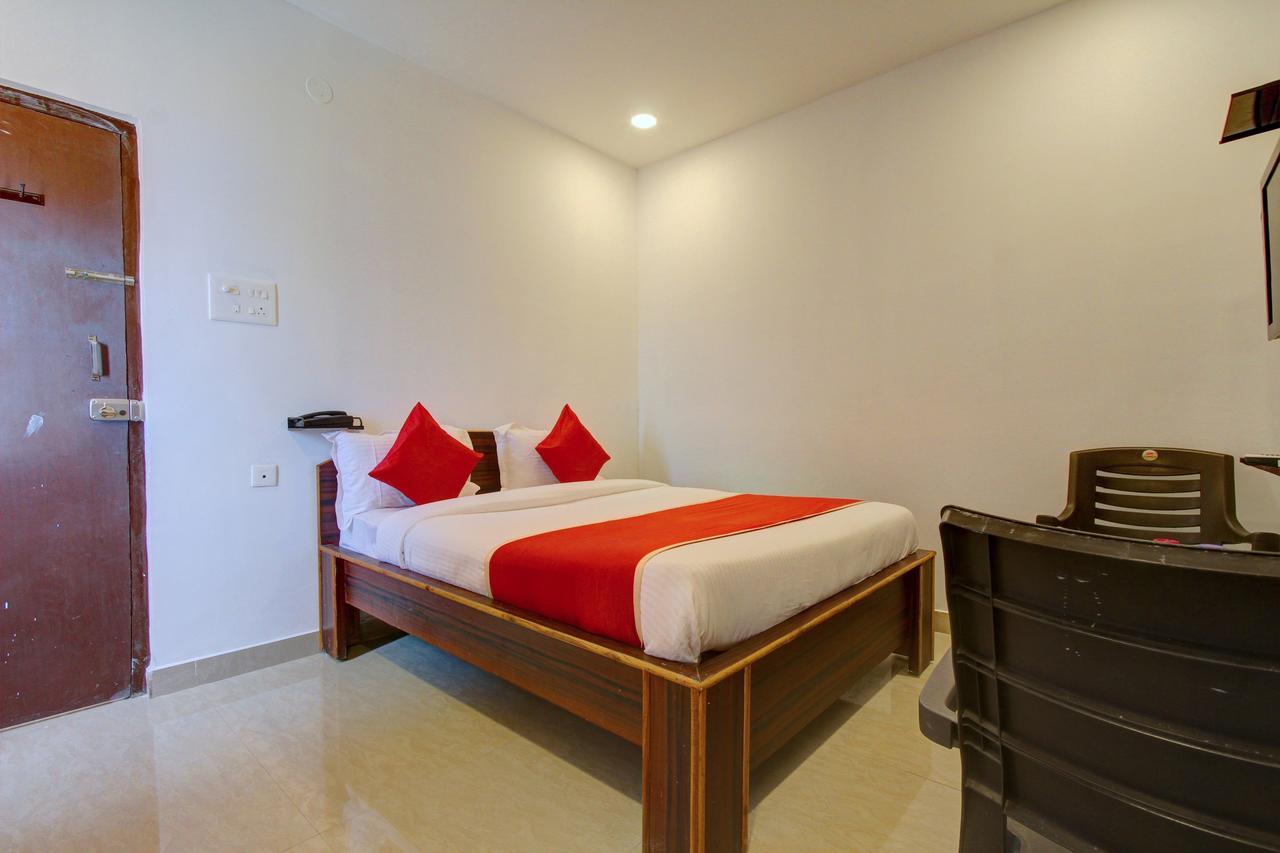 Oyo 11670 Hotel Vishnu Priya Residency Hyderabad Luaran gambar