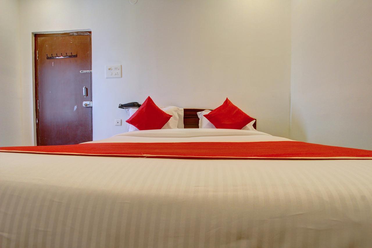 Oyo 11670 Hotel Vishnu Priya Residency Hyderabad Luaran gambar