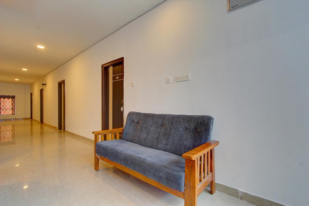 Oyo 11670 Hotel Vishnu Priya Residency Hyderabad Luaran gambar