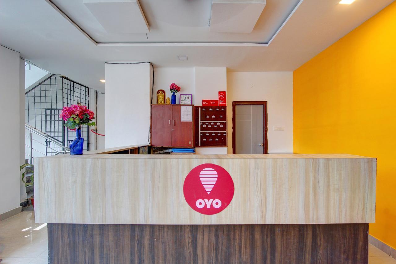 Oyo 11670 Hotel Vishnu Priya Residency Hyderabad Luaran gambar