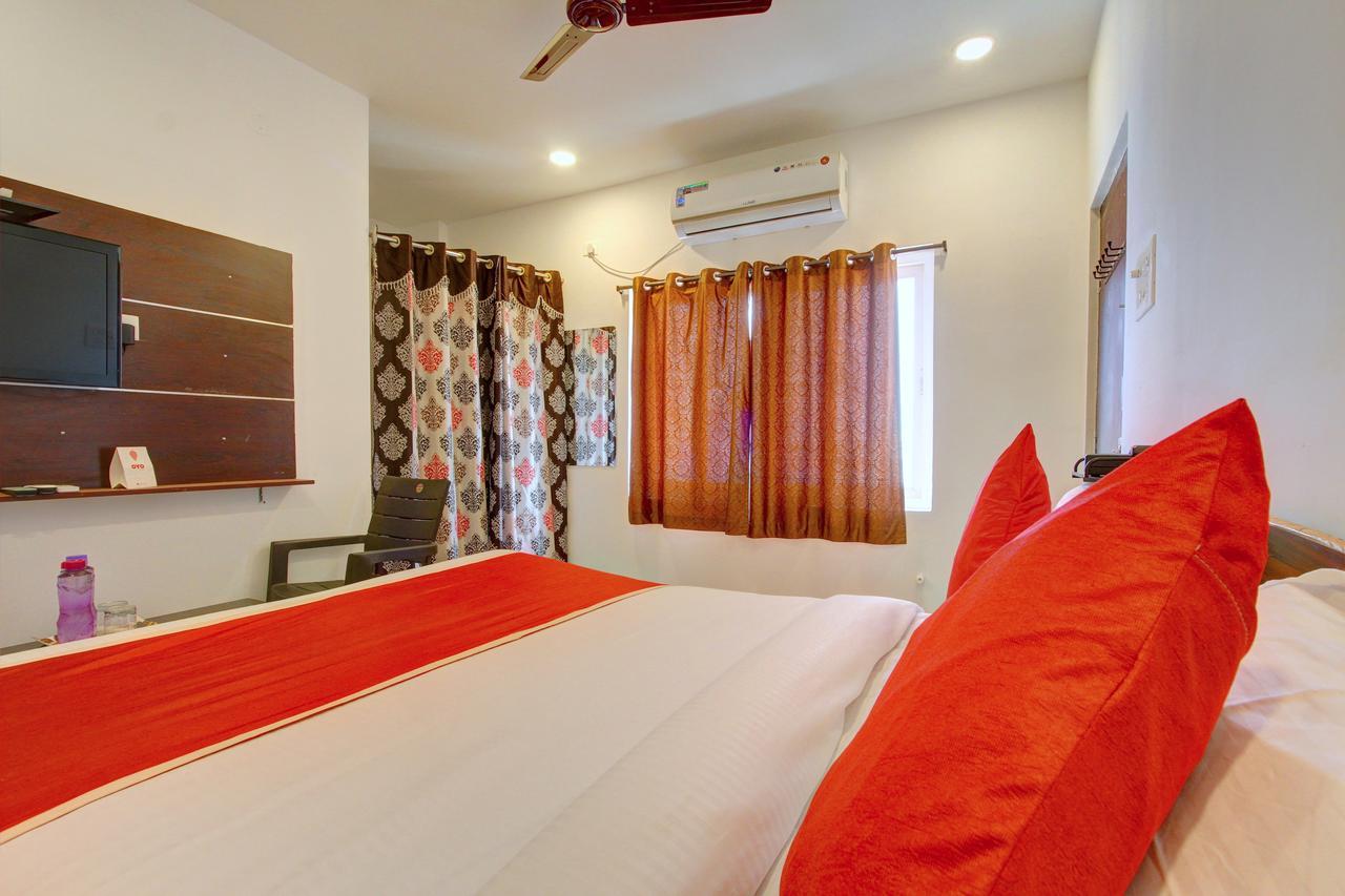 Oyo 11670 Hotel Vishnu Priya Residency Hyderabad Luaran gambar